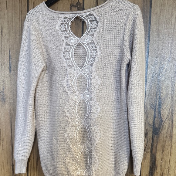 Sweaters - Picture 2 of 4